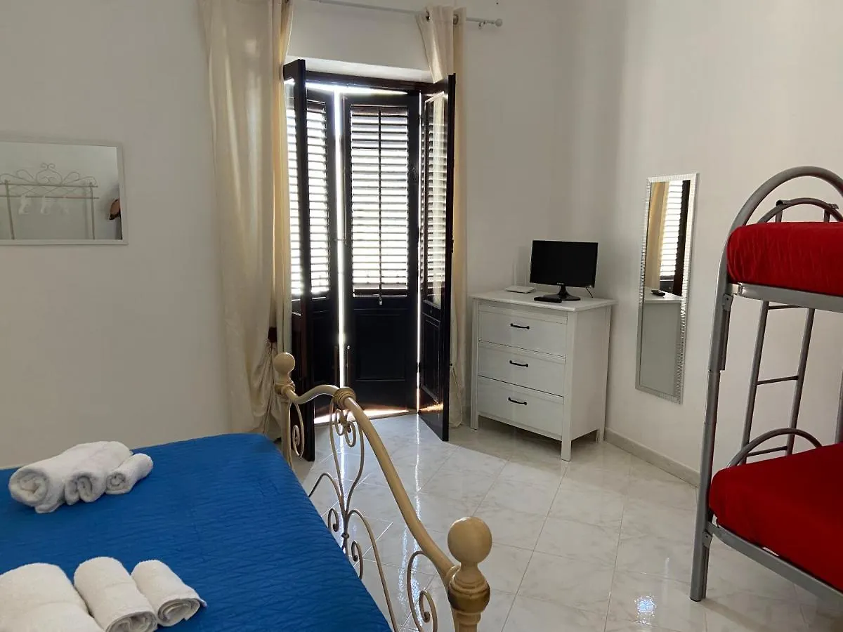 Case Gandolfo Favignana 0*,